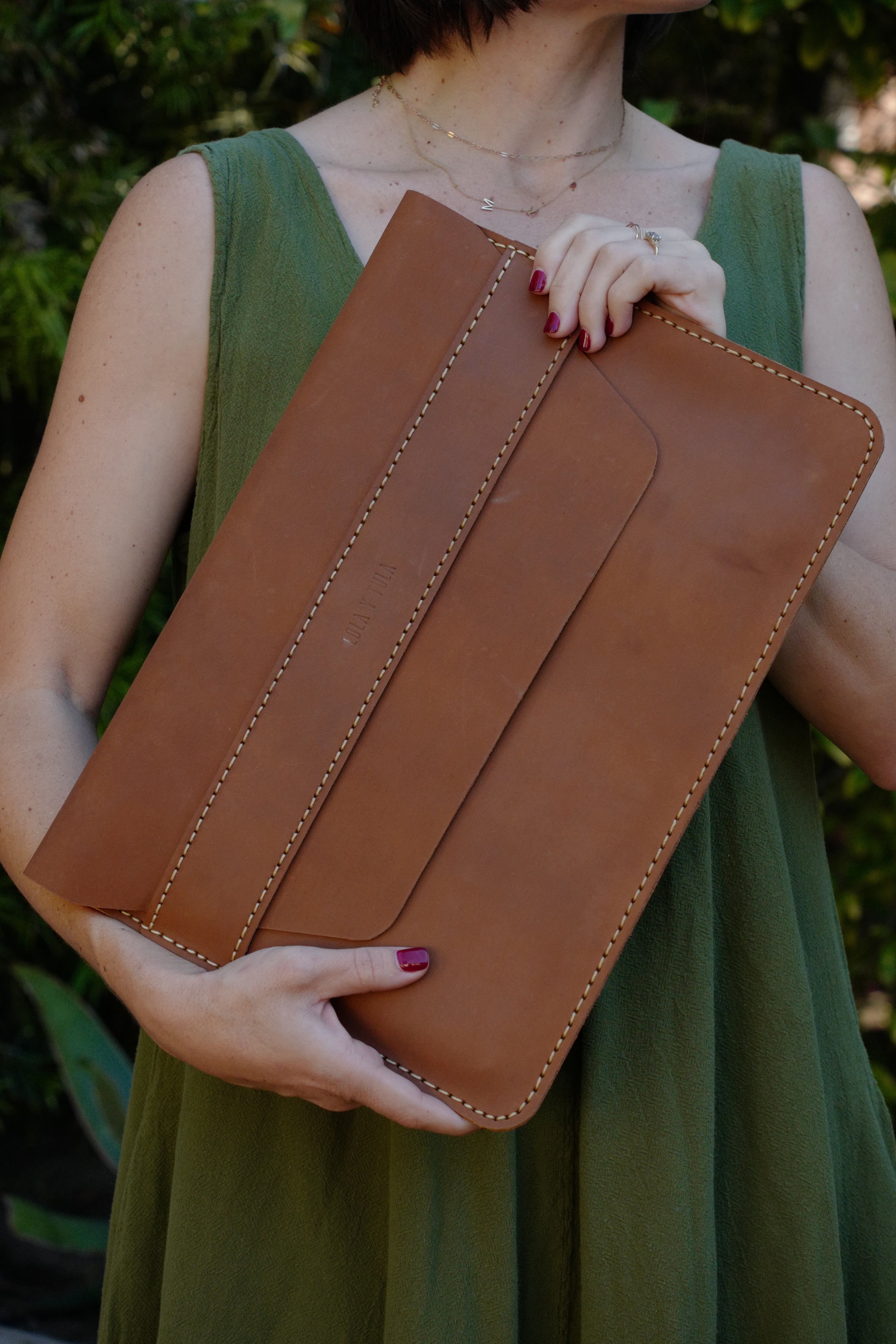 LEATHER LAPTOP SLEEVE // CAMEL