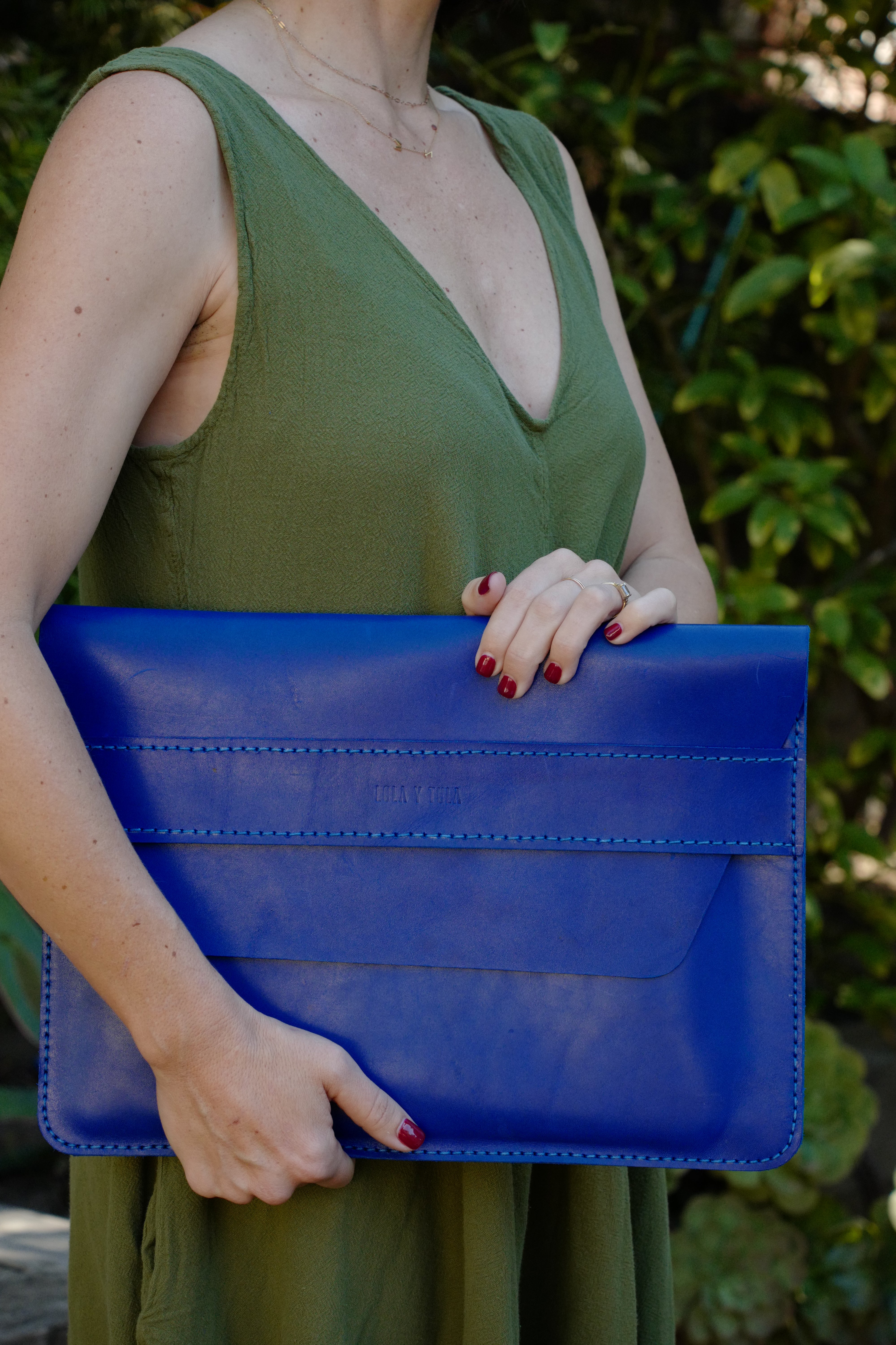 LEATHER LAPTOP SLEEVE// AZUL REY