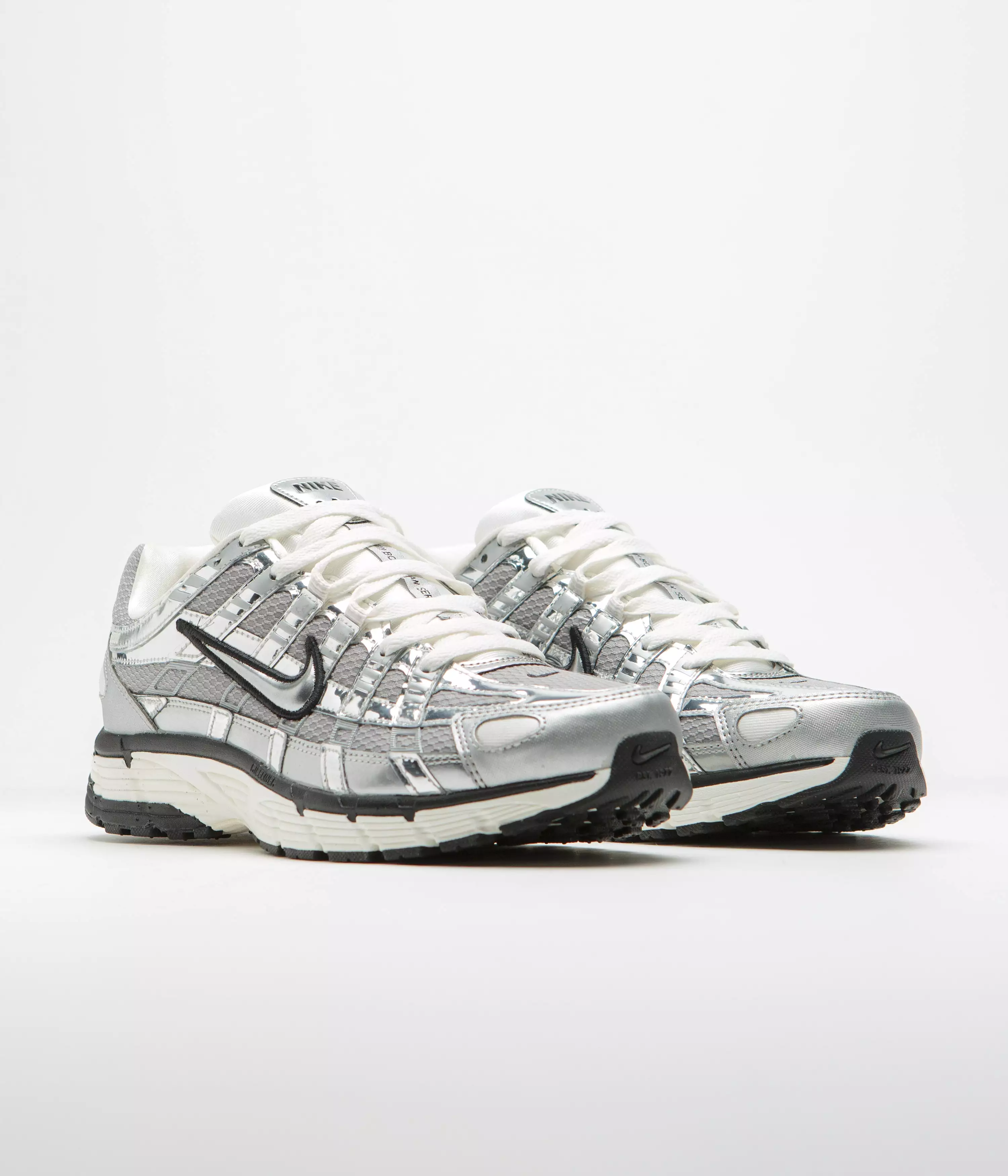 Nike P-6000 Shoes - Metallic Silver / Metallic Silver - Sail