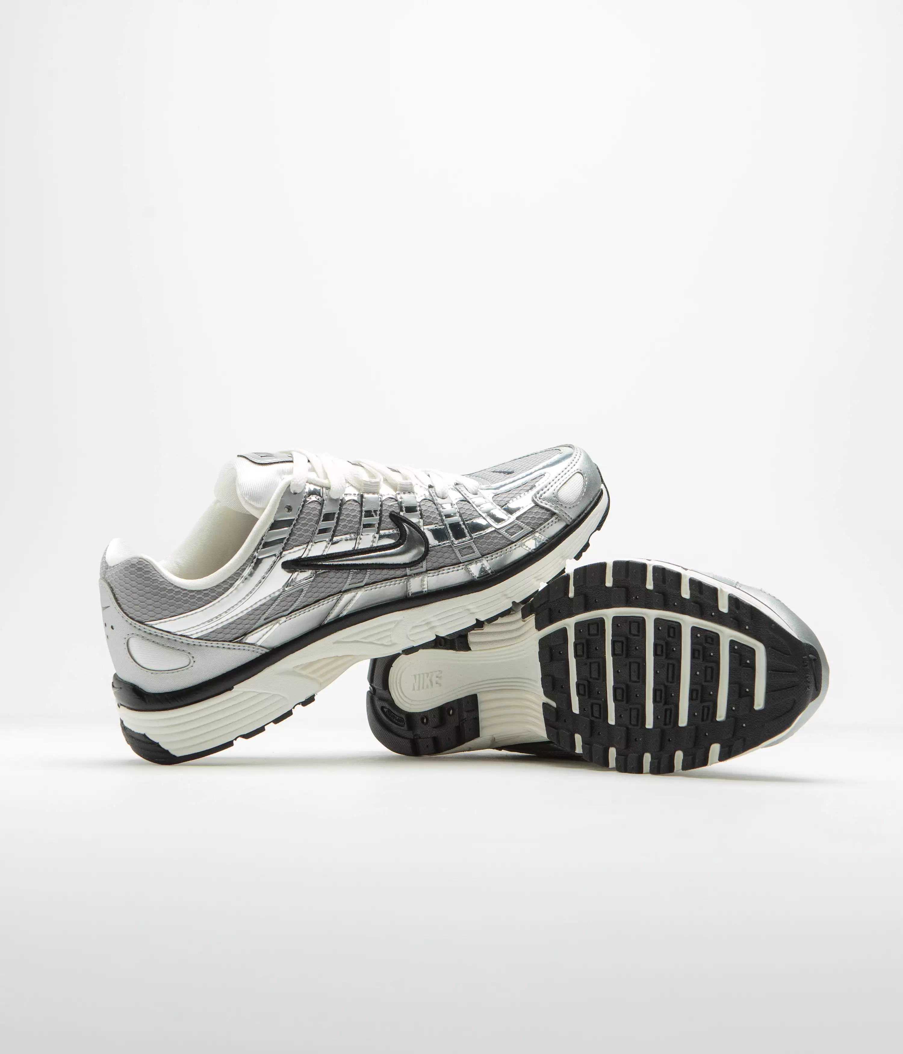 Nike P-6000 Shoes - Metallic Silver / Metallic Silver - Sail